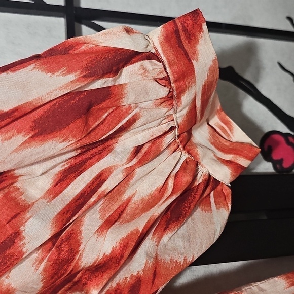 Banana Republic Red and Cream Blouse with Flutter Sleeves Size XXS NWT - Picture 4 of 5
